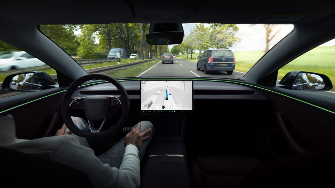 Le ministre des Transports français s'ouvre à l'homologation du FSD de Tesla
