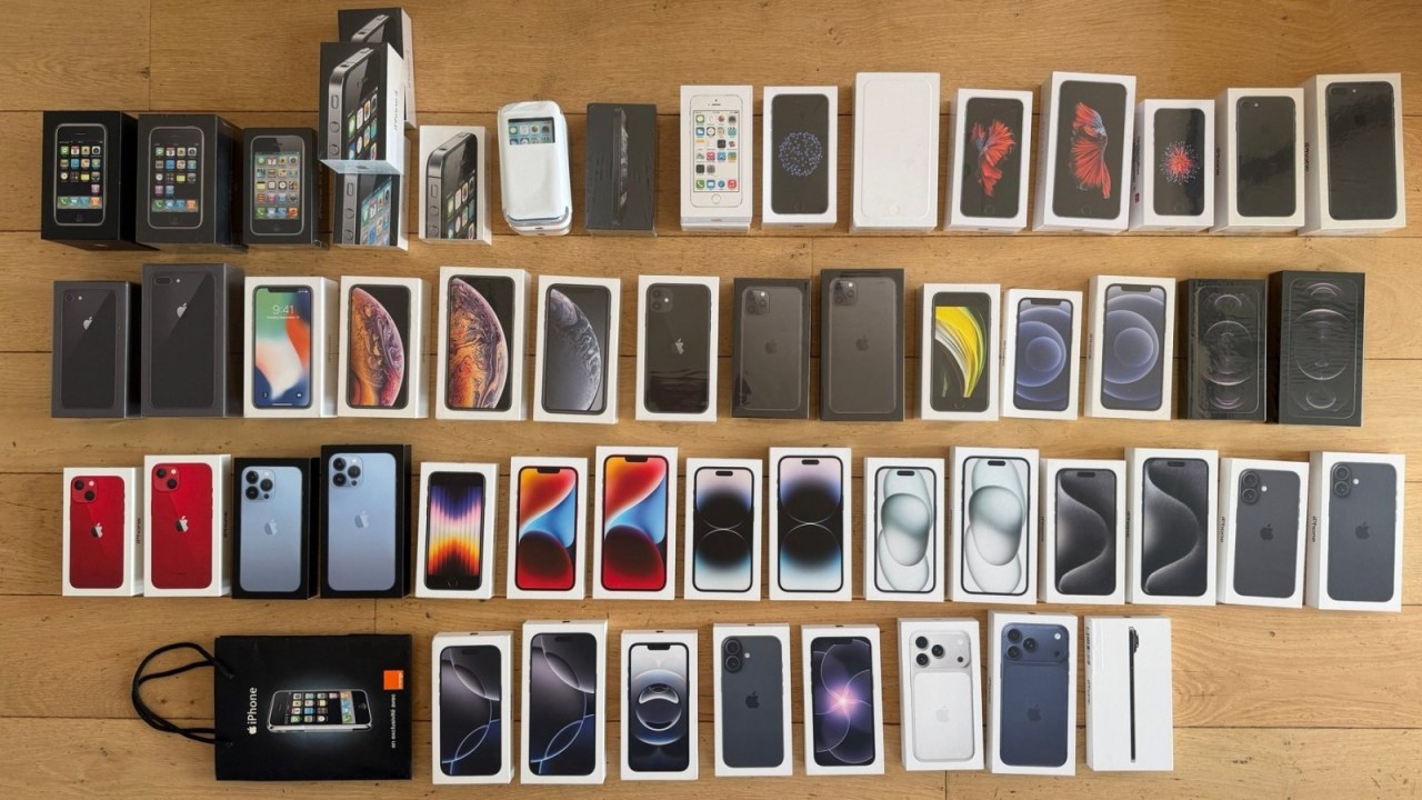 Une collection complète de 56 iPhone neufs mise aux enchères en France