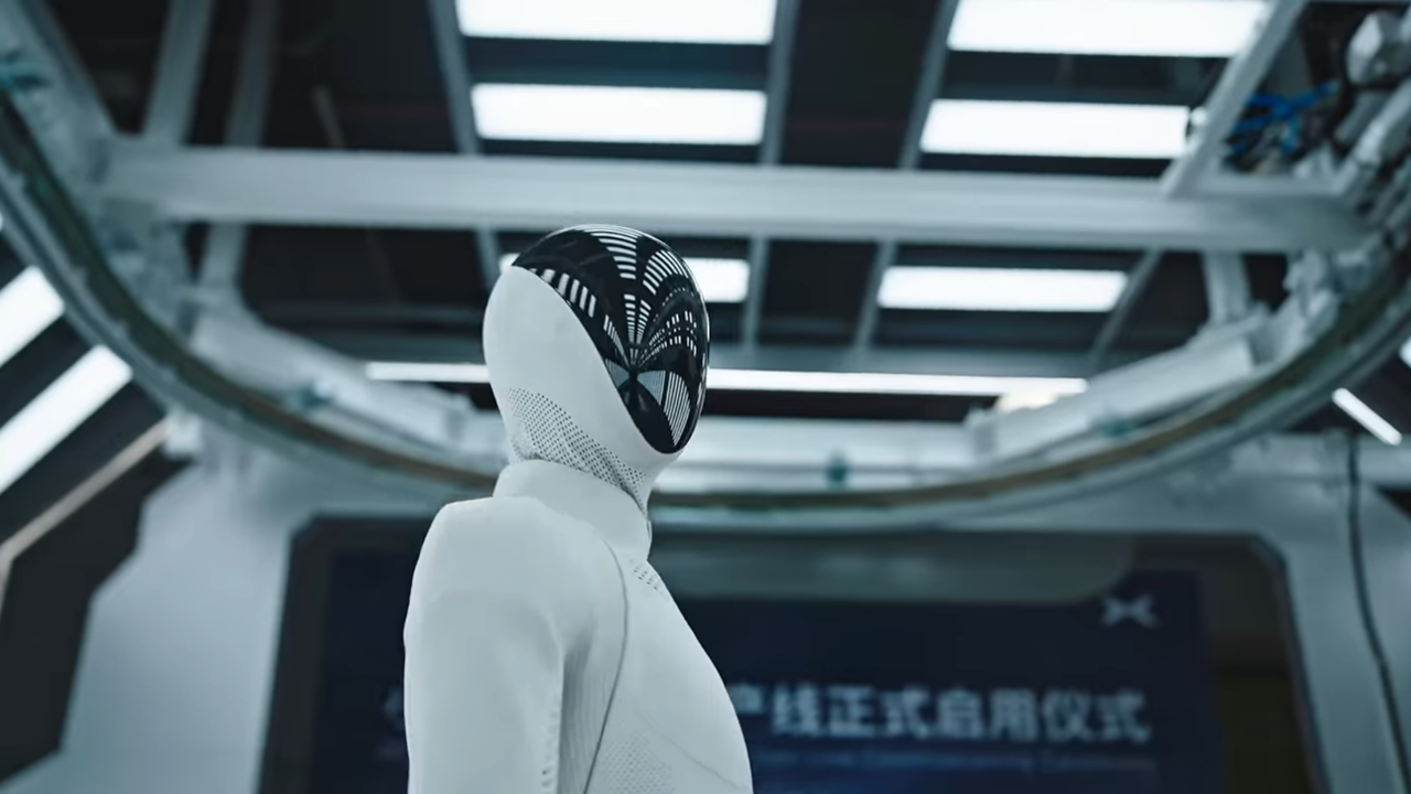 Xpeng lance la production en grande série de son robot humanoïde Iron et devance Tesla
