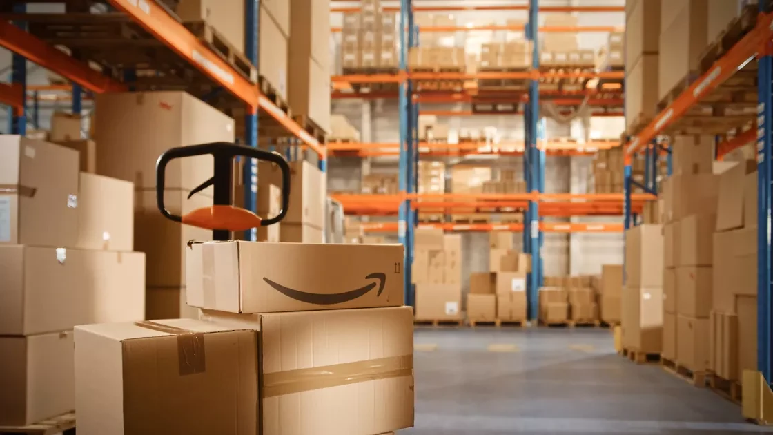 Amazon cède face aux libraires et exclut la livraison gratuite sur les livres pour les lockers